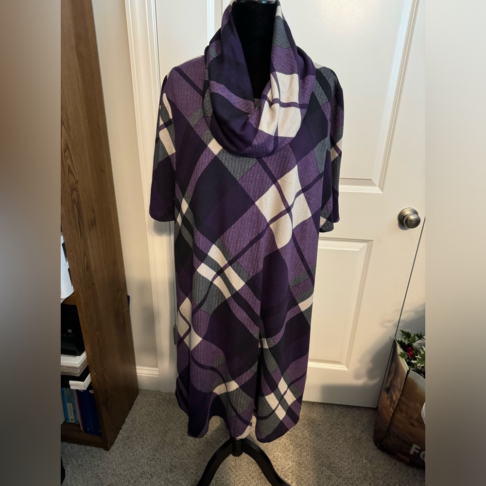 Plus size Cowl Neck short sleeved dress